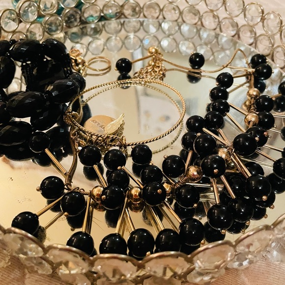 Jewelry sets from $15-25. - Picture 3 of 11